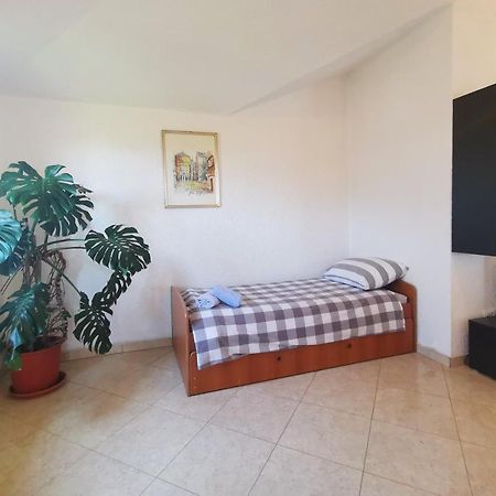 Apartman Luna Sveti Lovreč Pazenatički Exterior foto