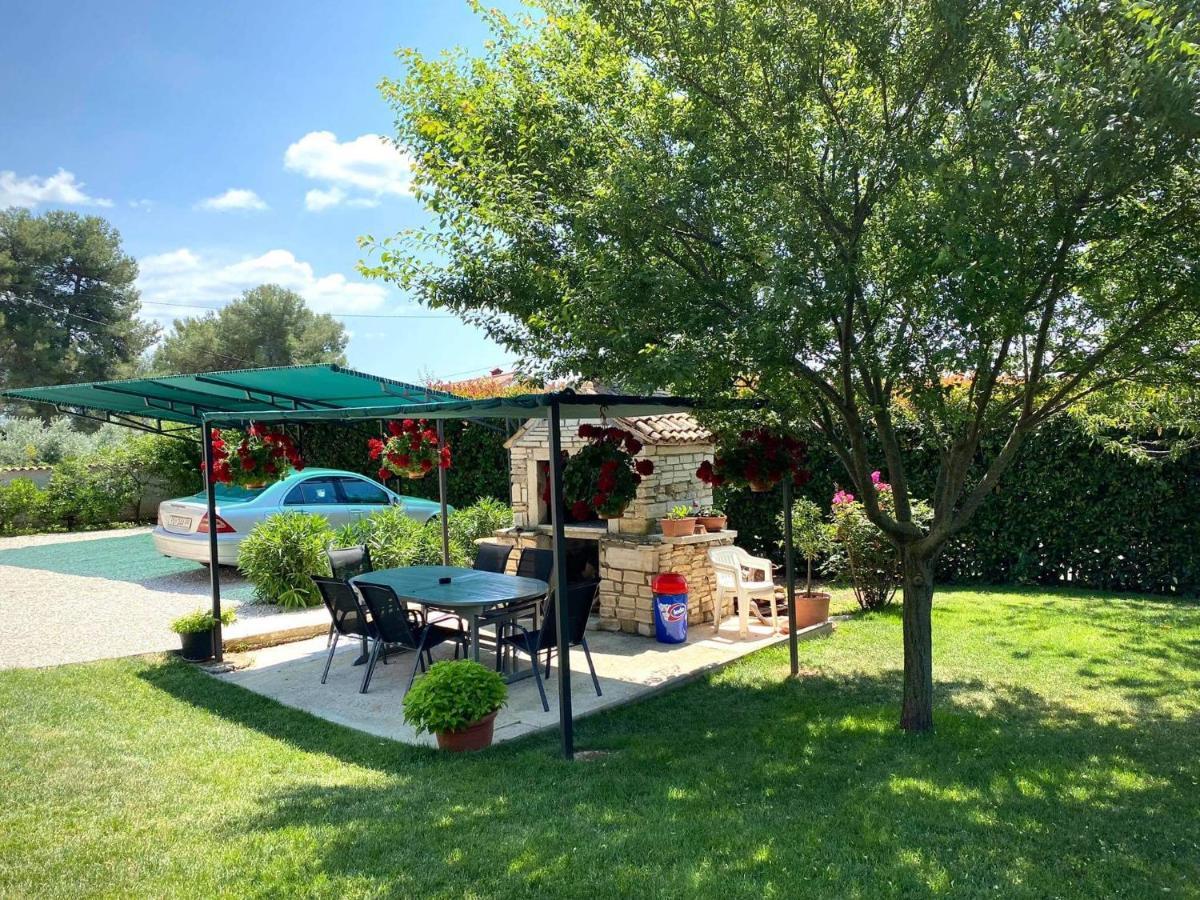 Apartman Luna Sveti Lovreč Pazenatički Exterior foto