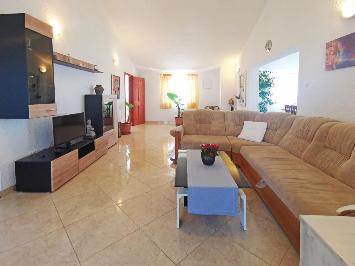 Apartman Luna Sveti Lovreč Pazenatički Exterior foto